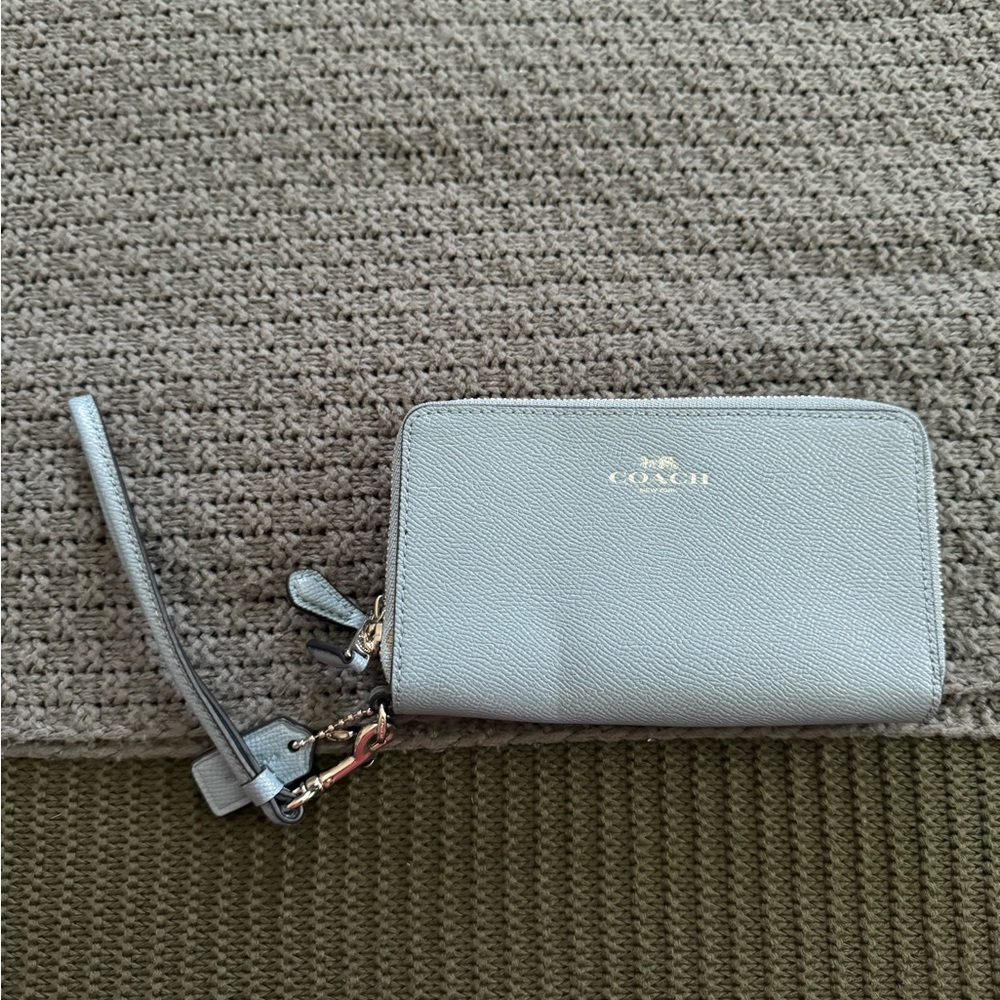 Coach wristlet used a few times